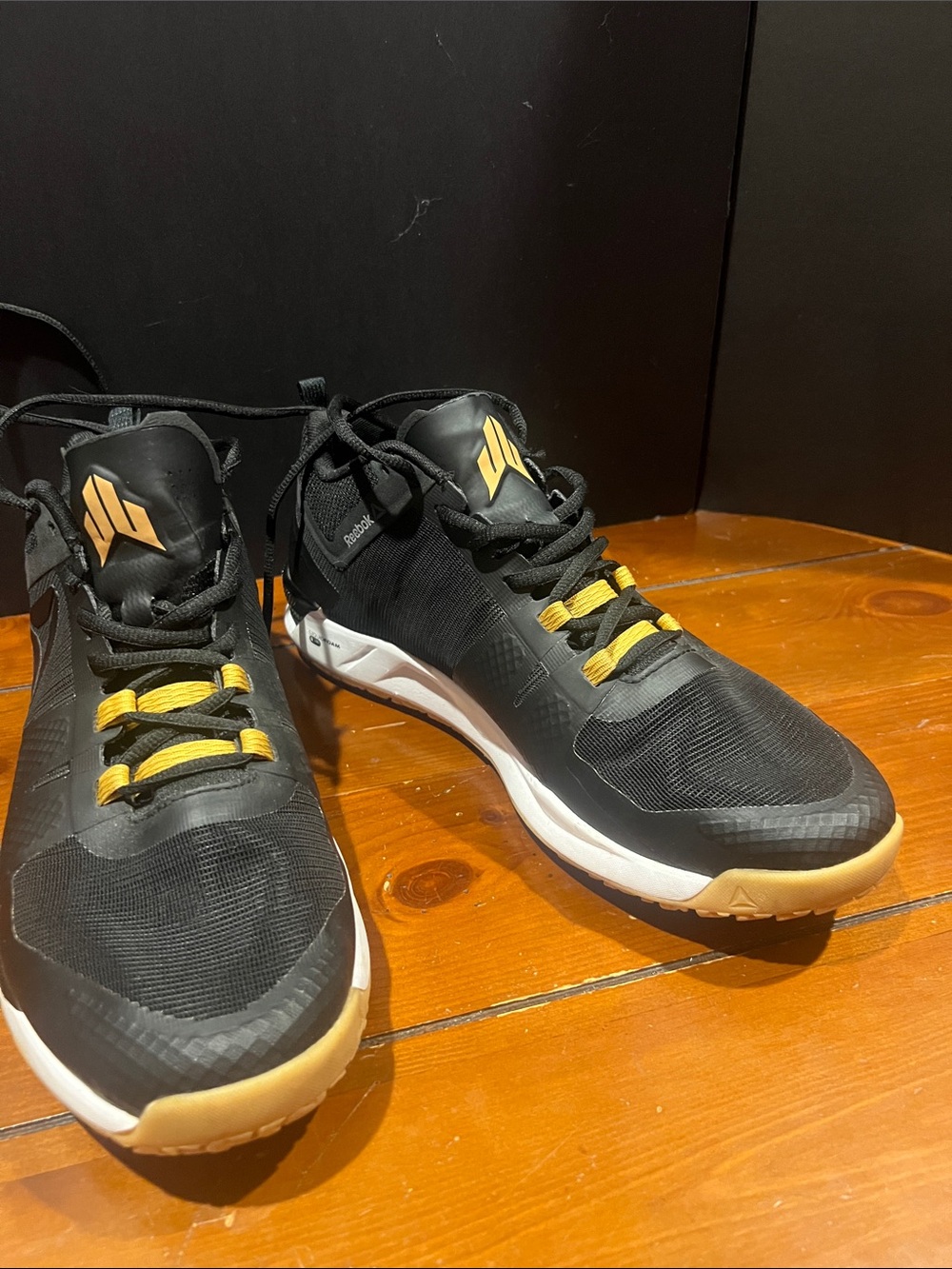 Reebok Men’s Black and Yellow Training Sneakers